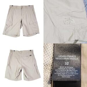 The North Face Shorts Khaki Tan Mens Size 32 Cargo Flat Front Chino Nylon